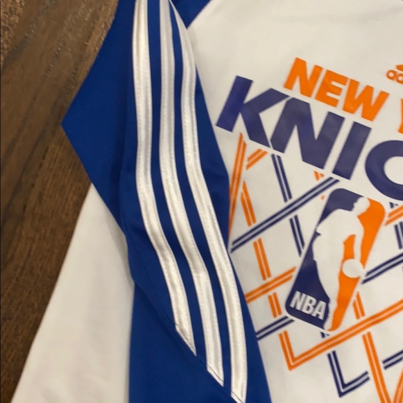 KNICKS ADIDAS BOYS LONG SLEEVE TEE SZ M 10/12 - Picture 4 of 5